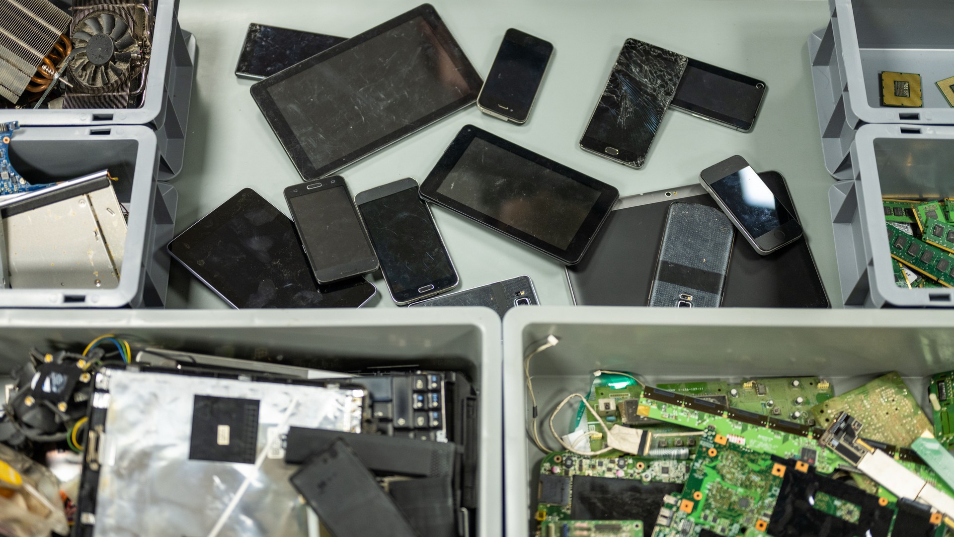 Tablets, smartphones and electronic waste